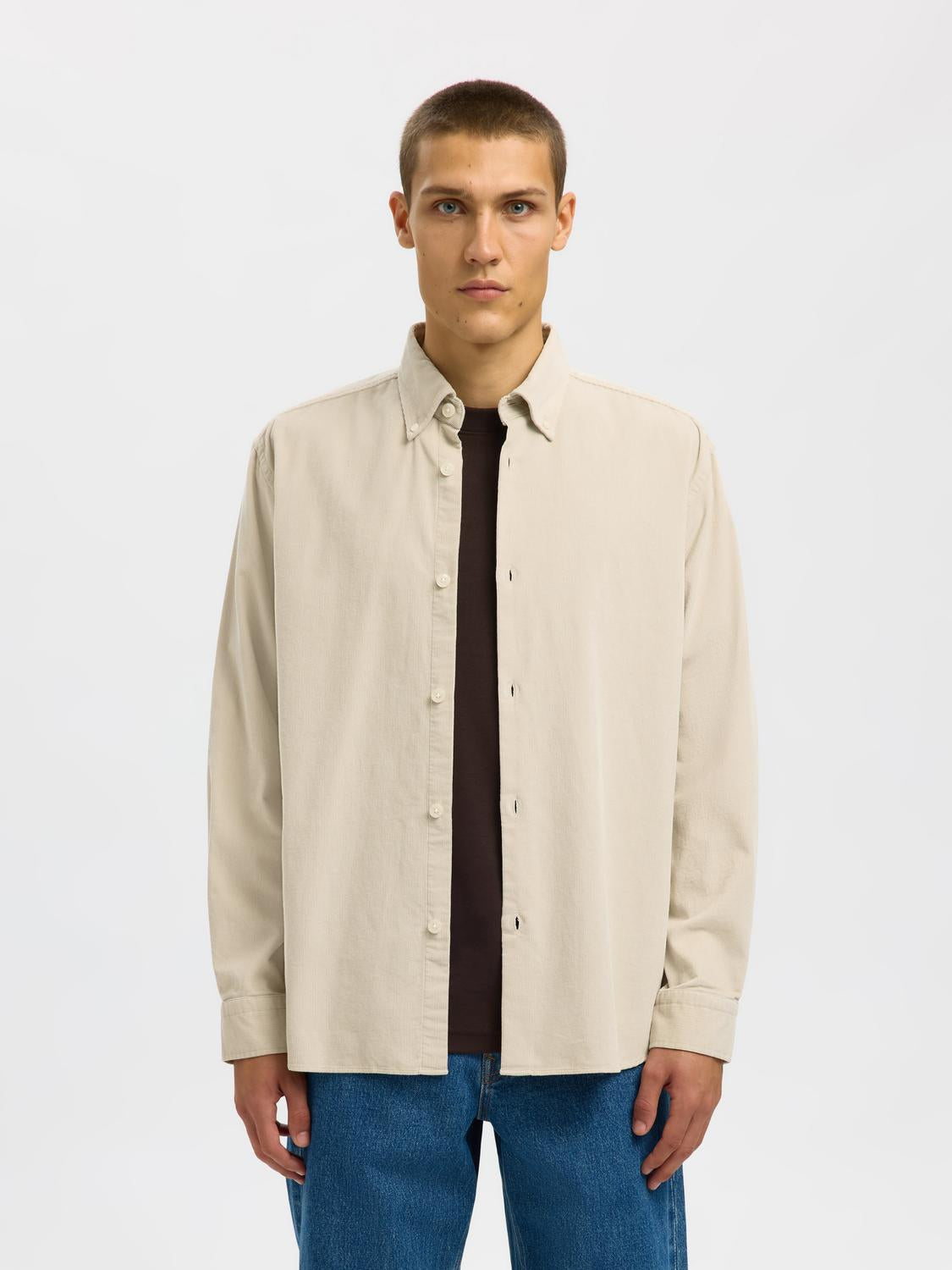 model_shot-front